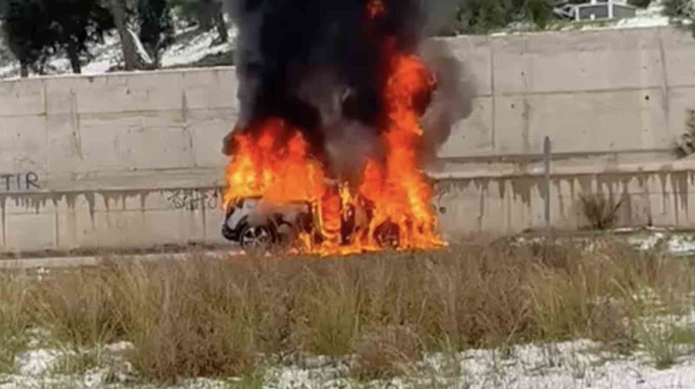 Otomobil Alev Topuna Döndü