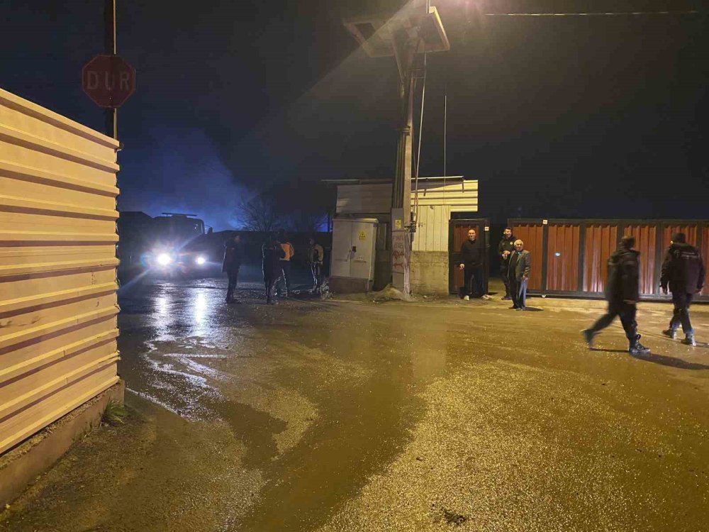 Ahşap Palet Fabrikasındaki Yangın Kontrol Altına Alındı