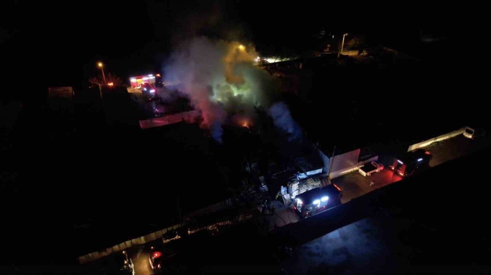 Ahşap Palet Fabrikasındaki Yangın Kontrol Altına Alındı