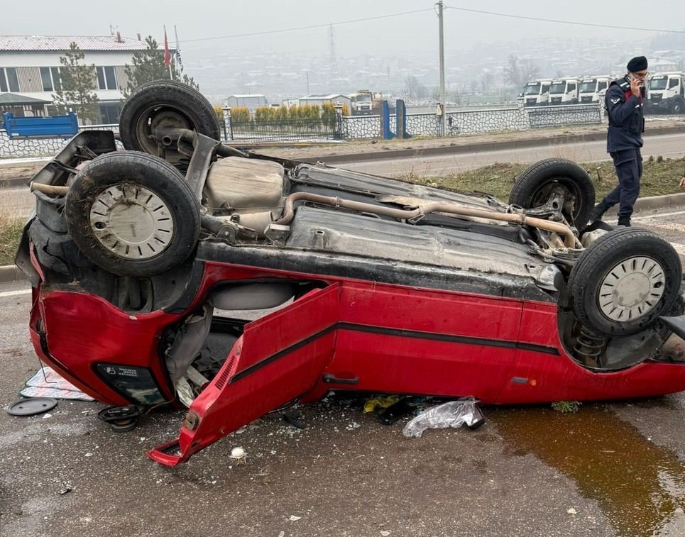 Otomobil Takla Attı 1 Kişi Yaralandı