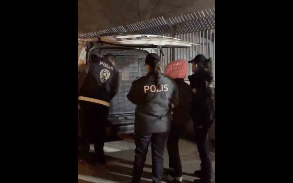 Hırsızlık Suçundan 25 Yıl Hapis Cezasıyla Aranıyordu, Yakalandı