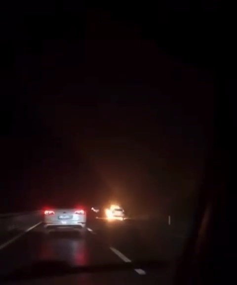 Otomobiller Alev Topuna Döndü