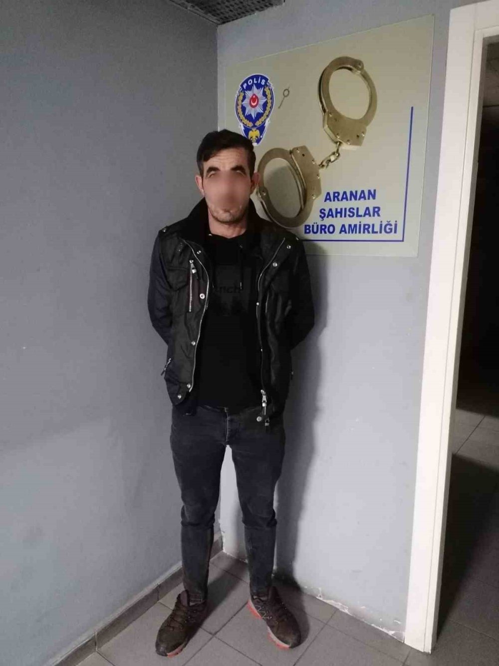 36 Ve 15 Yıl Hapis Cezasıyla Aranan İki Kati Zanlısı Yakalandı