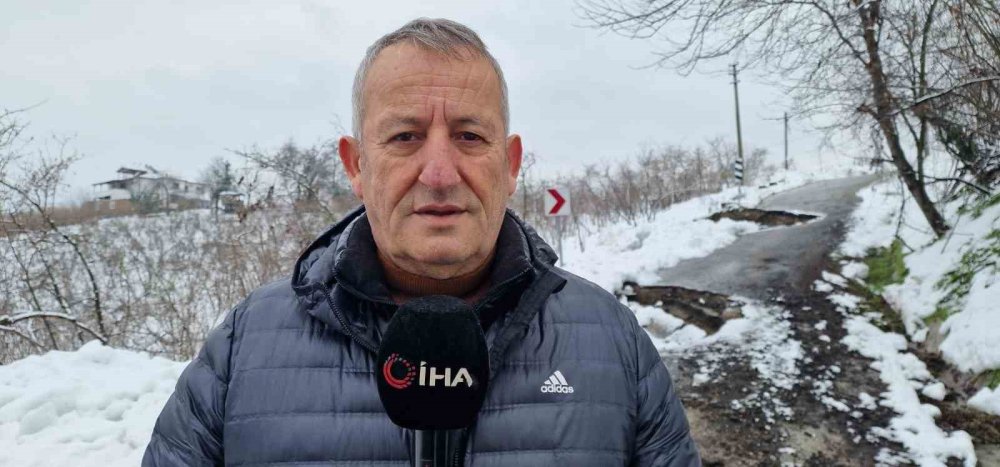 Kar Yağışı Sonrası Mahalle Yolu Heyelana Teslim