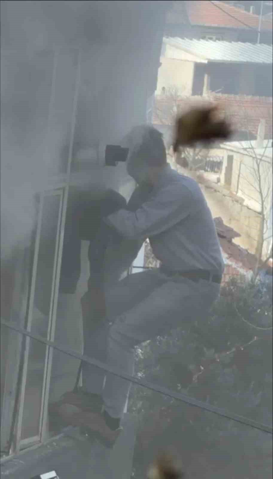 Yangın Faciası: Yatalak Adam Alev Kapanında Kaldı!