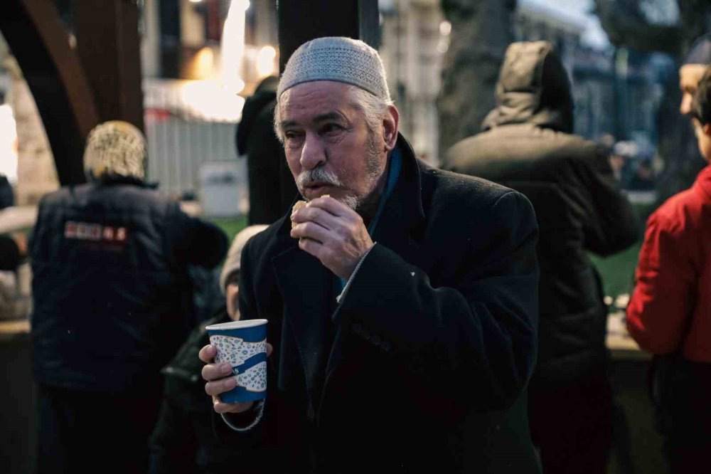 Belediyeden Vatandaşa Sıcak Çorba İkramı