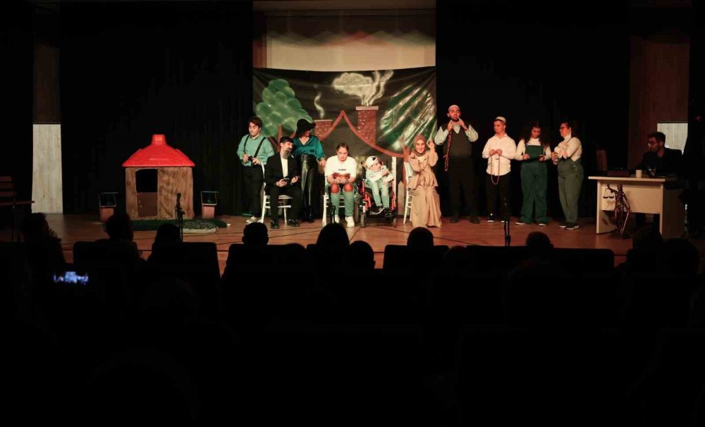 Engelli Bireyler Sahnede