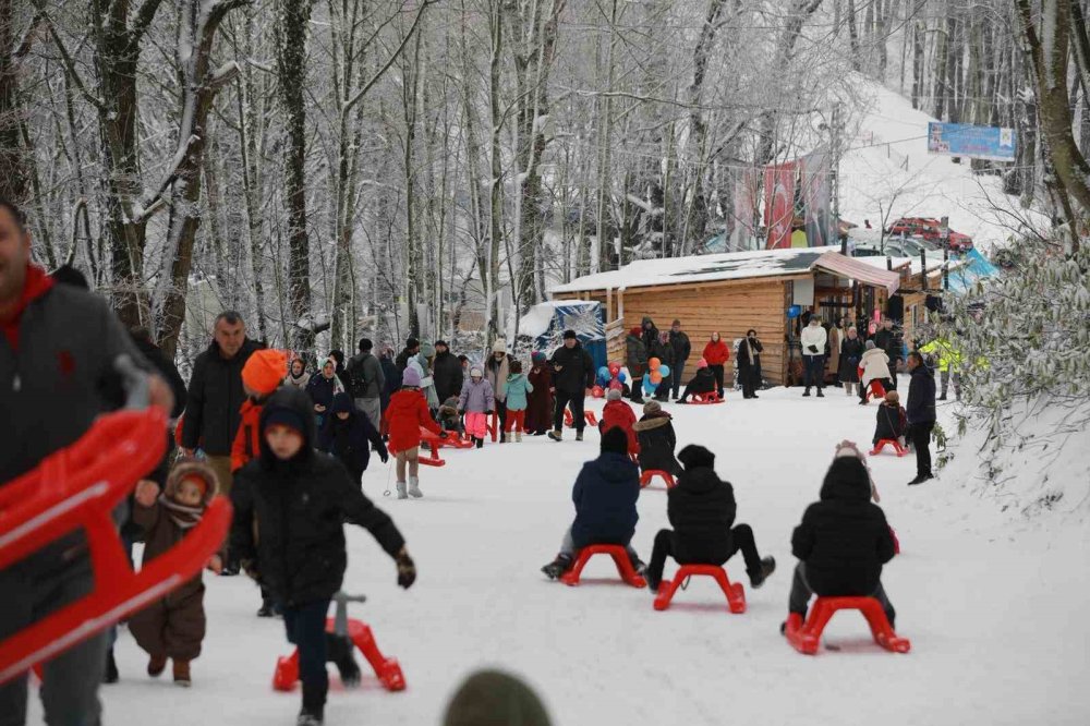 Karne Hediyesi Kar Eğlencesi: Kızak Şöleni