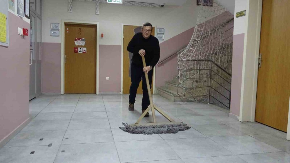 Kütahya'da Okul Personelinden Örnek Davranış