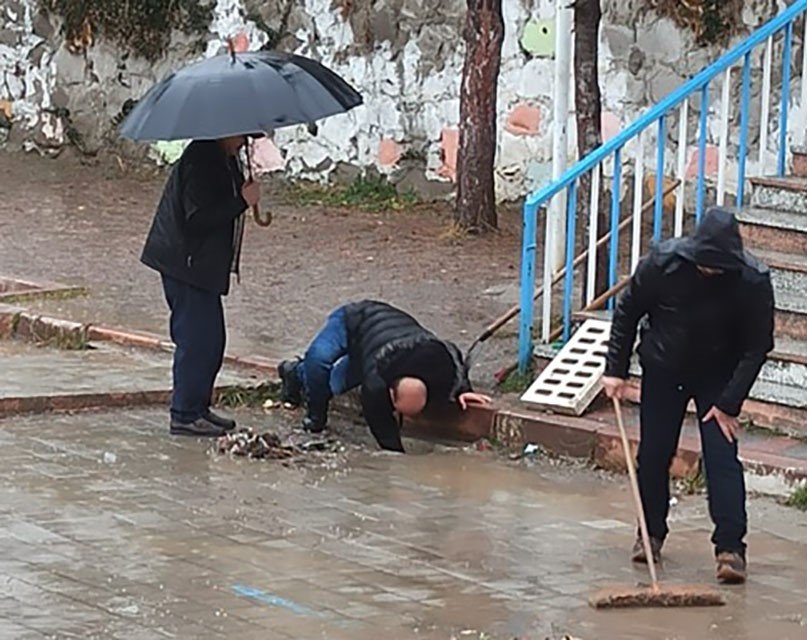 Kütahya'da Okul Personelinden Örnek Davranış