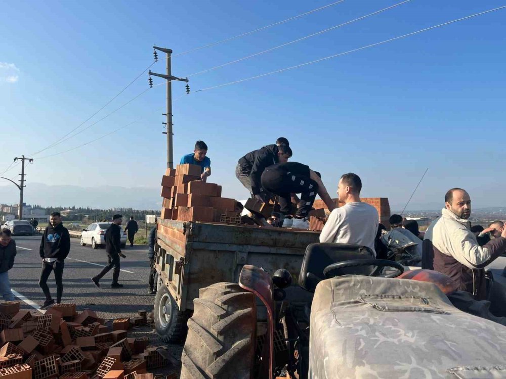 Kütahyaspor Taraftarı, Yaralı Sürücünün Yardımına Koştu