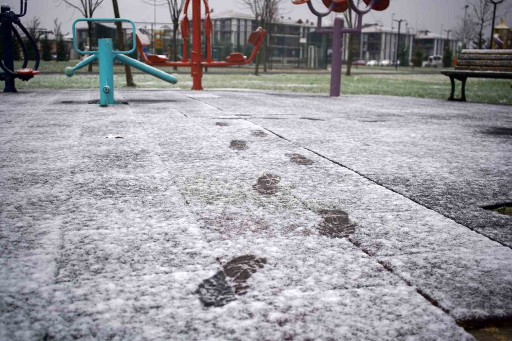 Sakarya’da Kar Yağışı Etkili Oldu