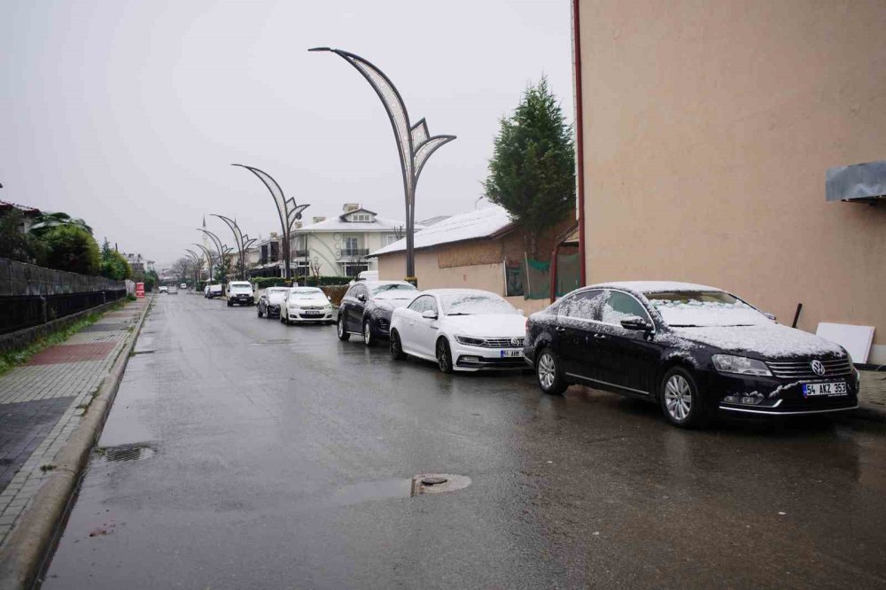 Sakarya’da Kar Yağışı Etkili Oldu