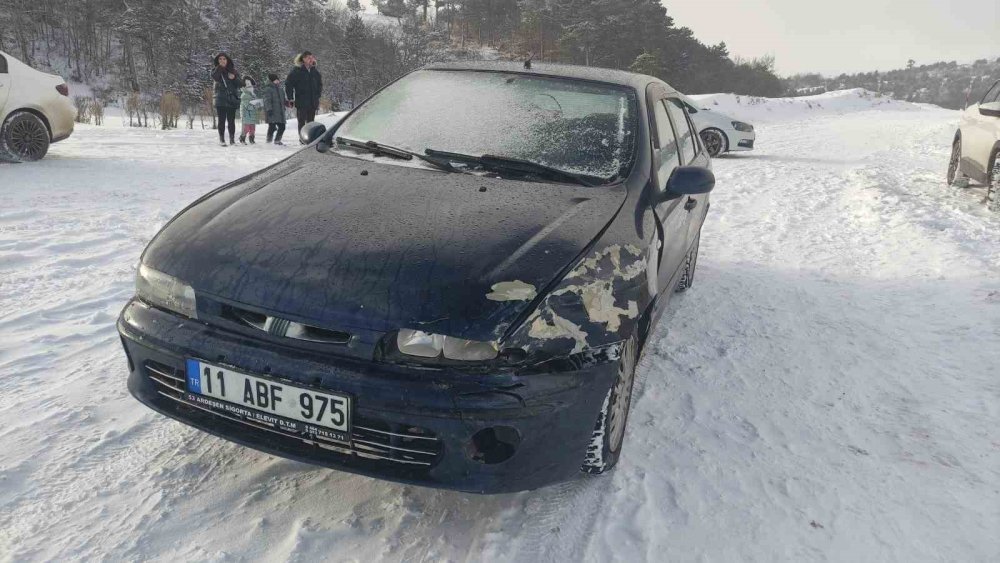 Kontrolden Çıkan Otomobil Kazaya Sebep Oldu! 1 Kişi Yaralandı