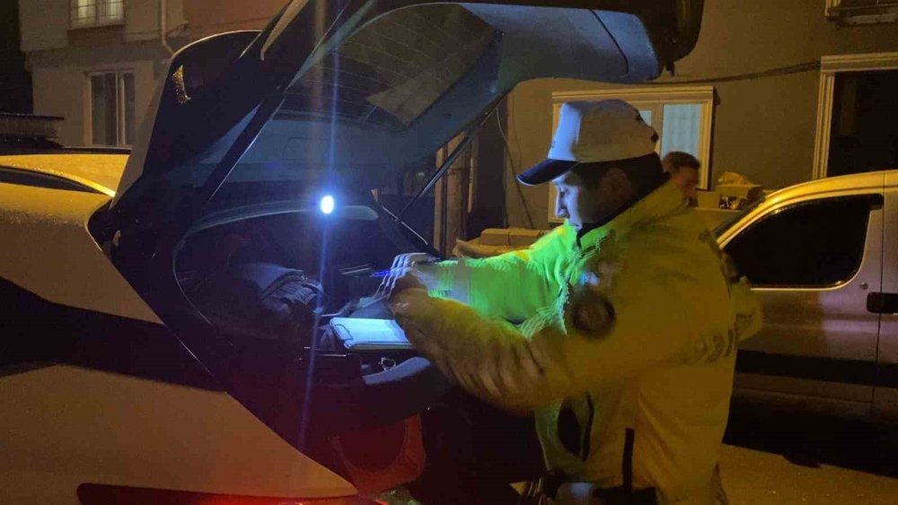 Alkollü Sürücü ’dur’ İkazına Uymadı, Çıkmaz Sokakta Yakalandı