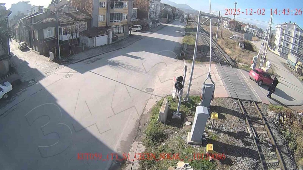 Dikkatsizliğin Sebep Olduğu Kazalar Kameraya Yansıdı