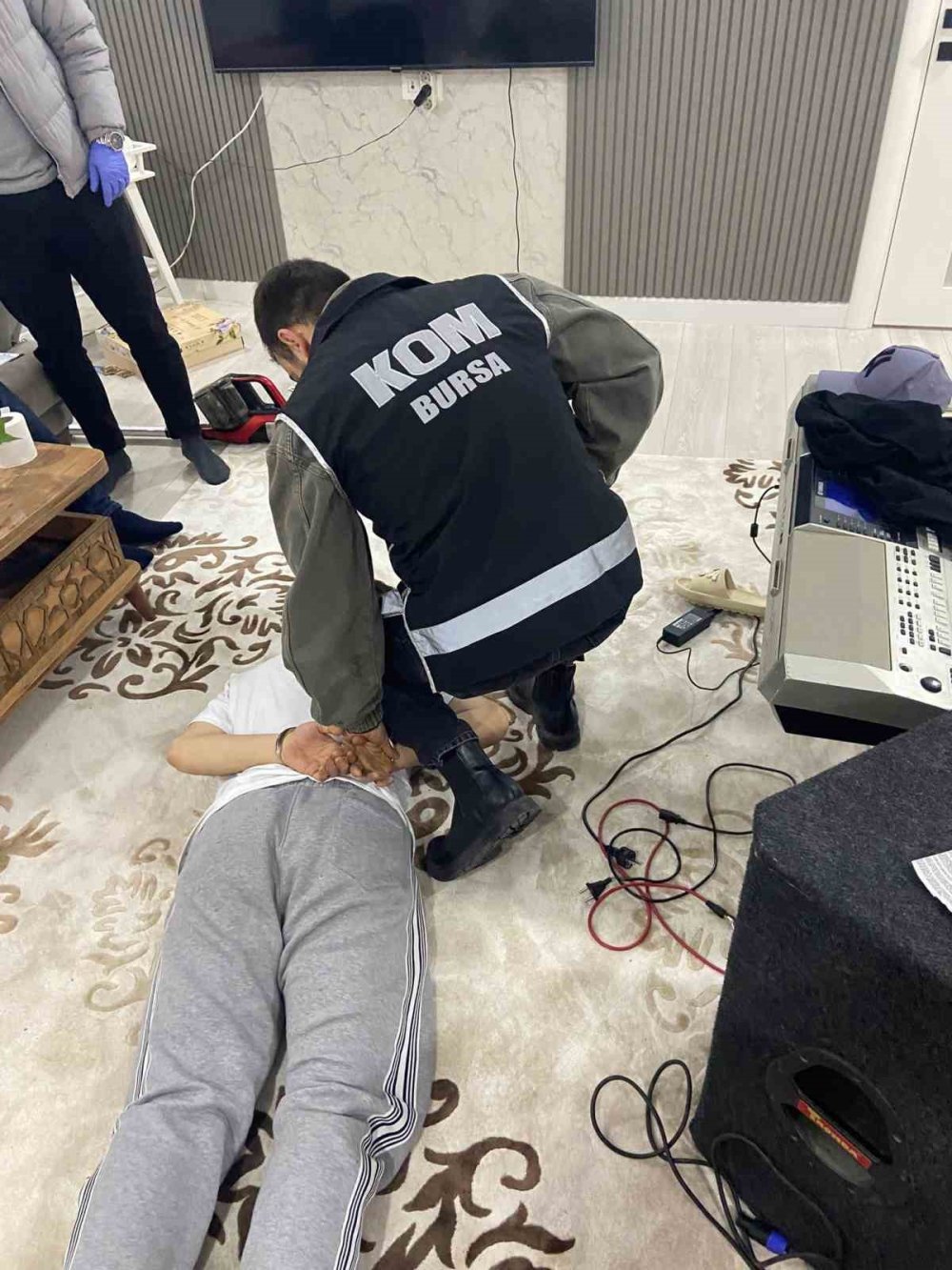 Molotoflu Saldırı Kamerada, Suç Örgütü Özel Harekât Baskınıyla Yakalandılar