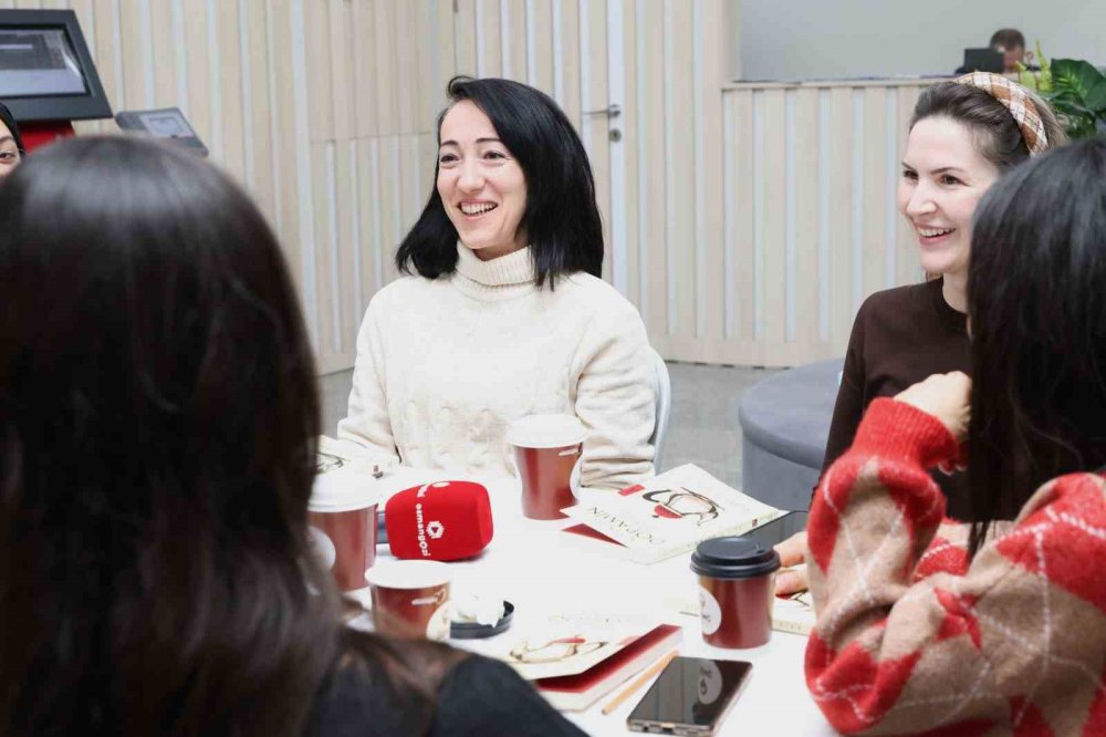 Kitapseverlerden Kolektif Okuma Etkinliği