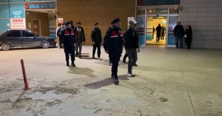 9 Kaçak Göçmen Yakalandı