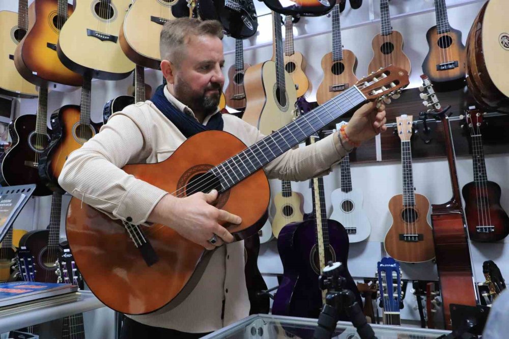 Anne Hayal Etti, Oğlu Gerçeğe Dönüştürdü