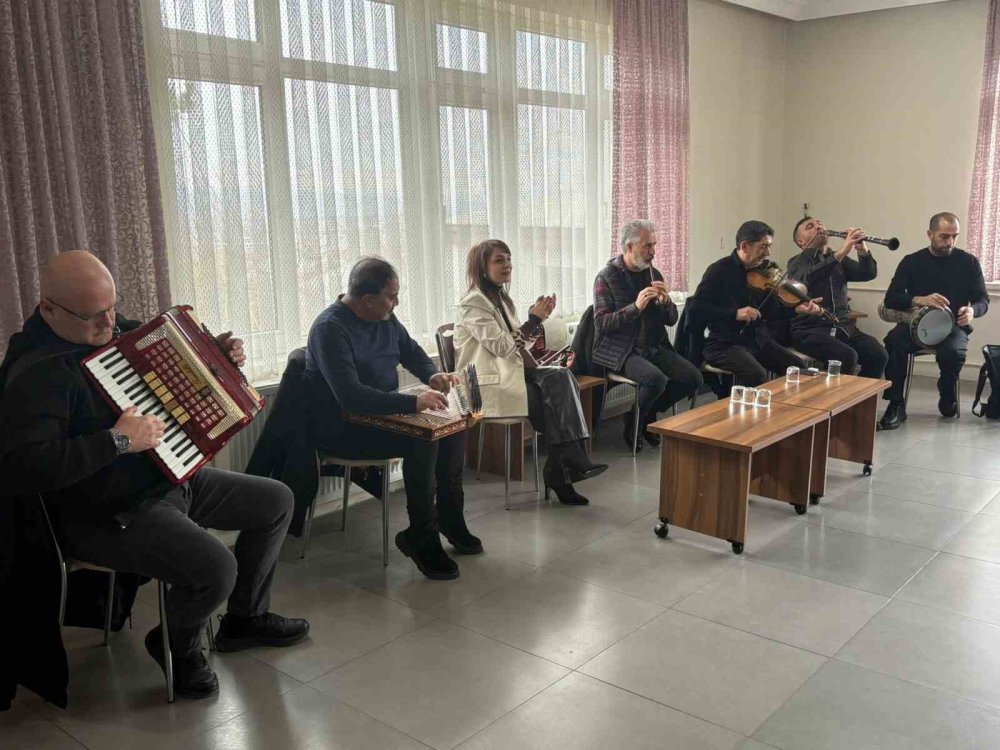 Huzurevi Sakinlerine Yönelik Anlamlı Konser