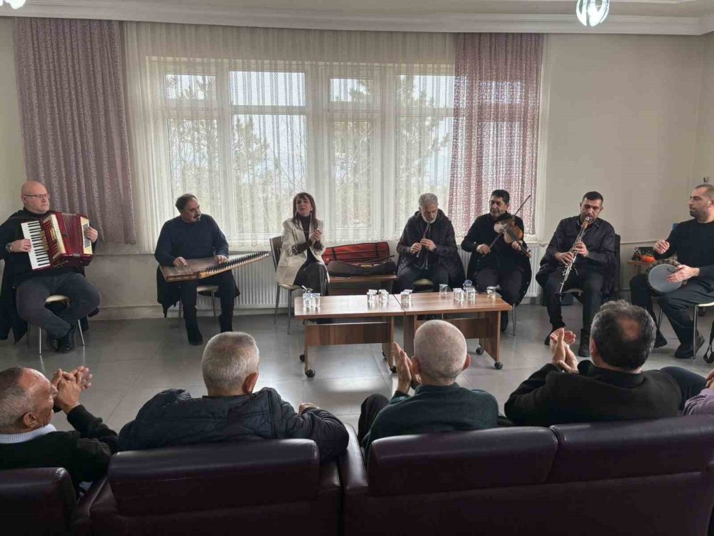 Huzurevi Sakinlerine Yönelik Anlamlı Konser