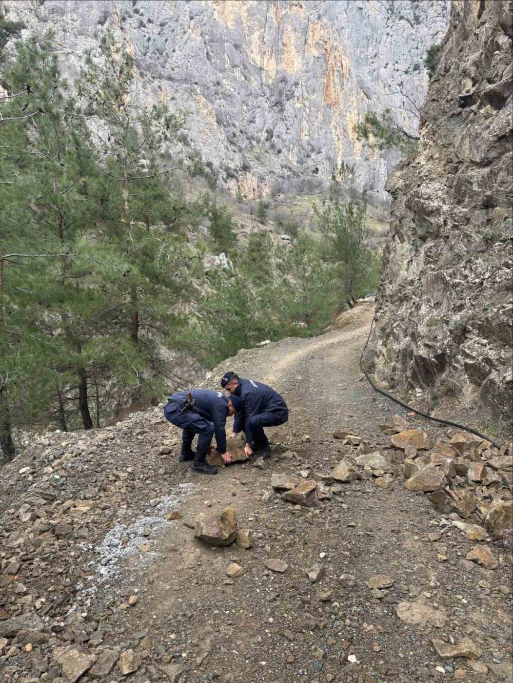 Kapanan Yolu Jandarma Açtı