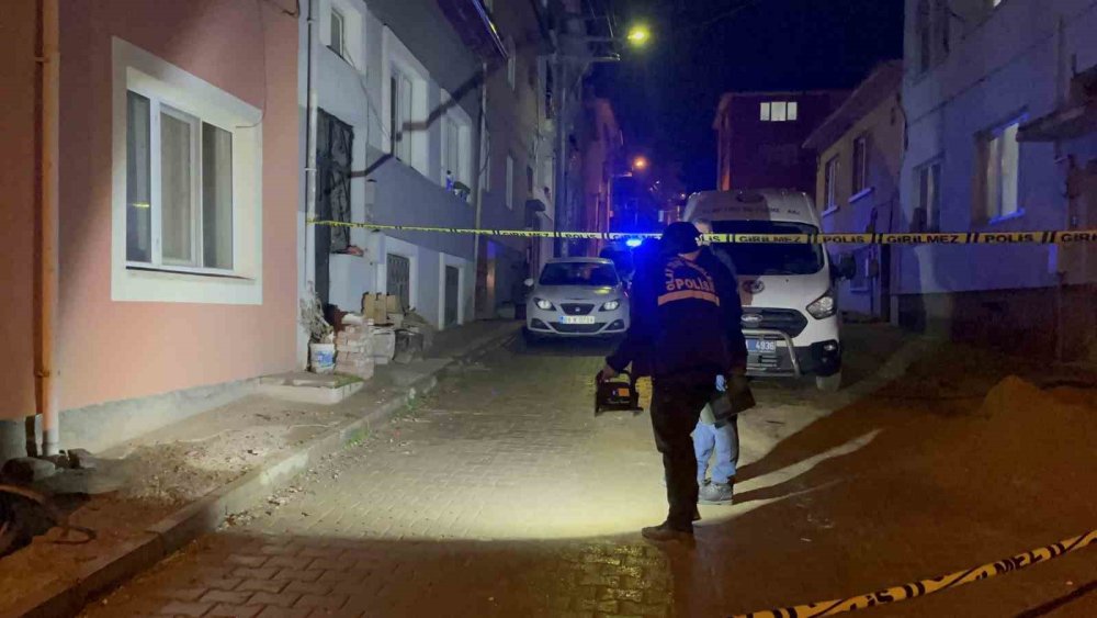 Üçüncü Kattan Düşen Şahıs Ağır Yaralandı