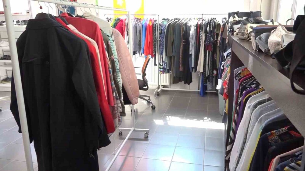 ‘Giymiyorsan Giydir’ Dayanışması Büyüyor