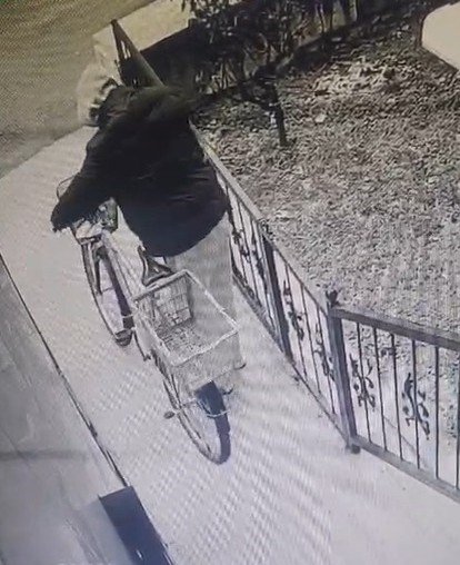 Gündüz Vakti Bisiklet Hırsızlığı Kameralara Yansıdı