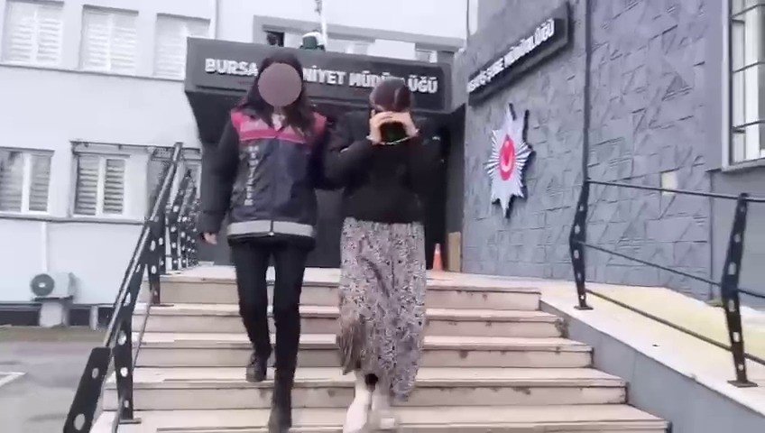 107 Suç Kaydı Olan Kadın Hırsız, Polis Baskınında Yakalandı