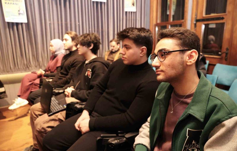 Gençlere Yol Gösteren Söyleşi