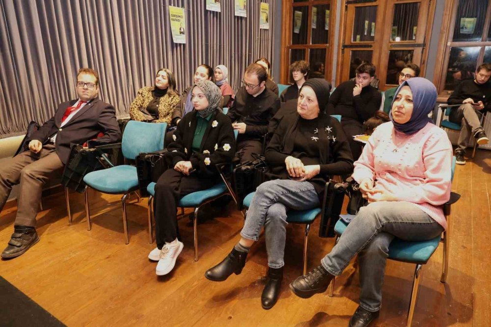 Gençlere Yol Gösteren Söyleşi