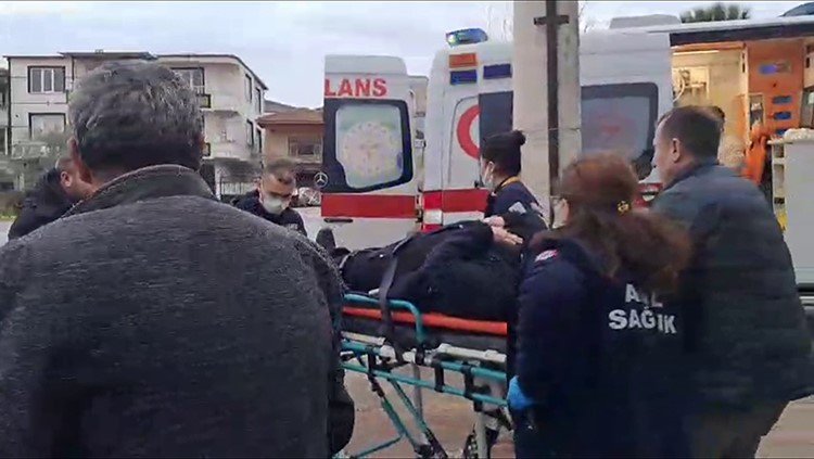 Karşı Şeride Geçen Tır, Otomobille Kafa Kafaya Çarpıştı