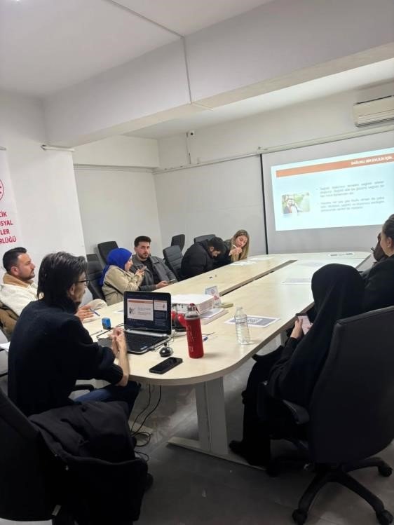 Evlenecek Gençlere Evlilik Öncesi Eğitim