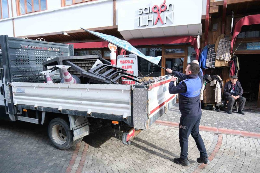 Kaldırım İşgallerine Zabıta Geçit Vermiyor