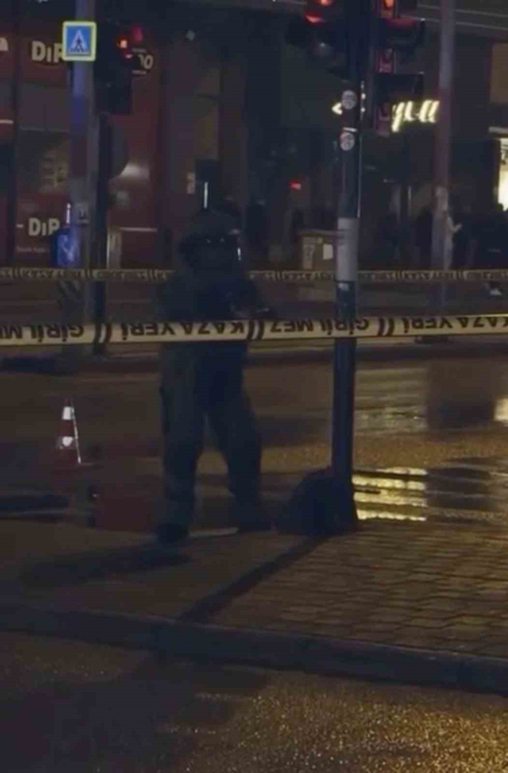 Şüpheli Çanta Polisi Alarma Geçirdi