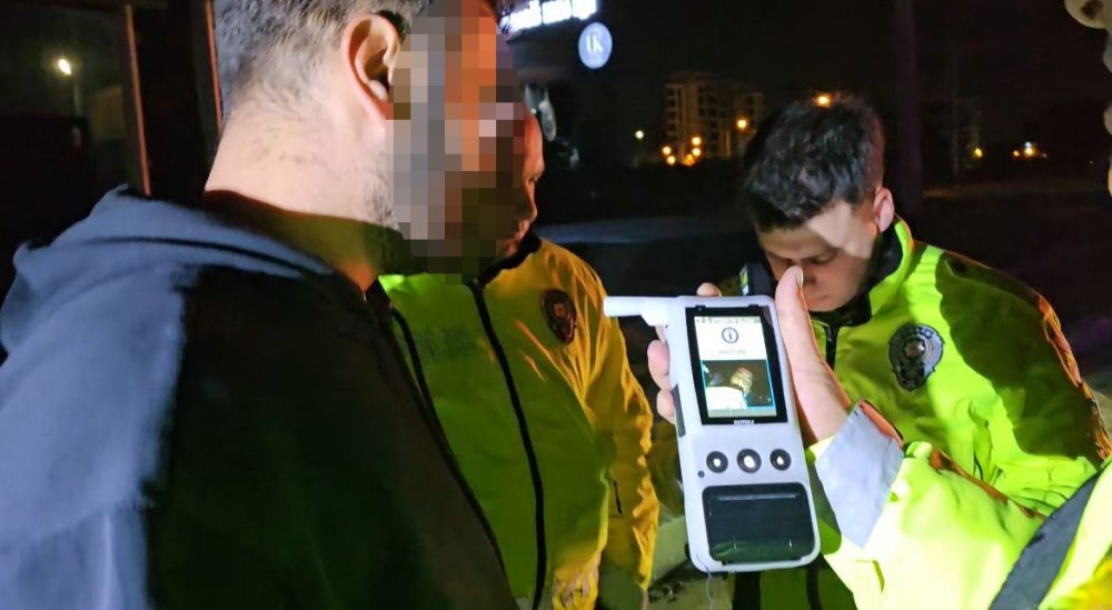 Alkollü Sürücü Kaza Yaptı, Yaralanan Eşini Suçladı