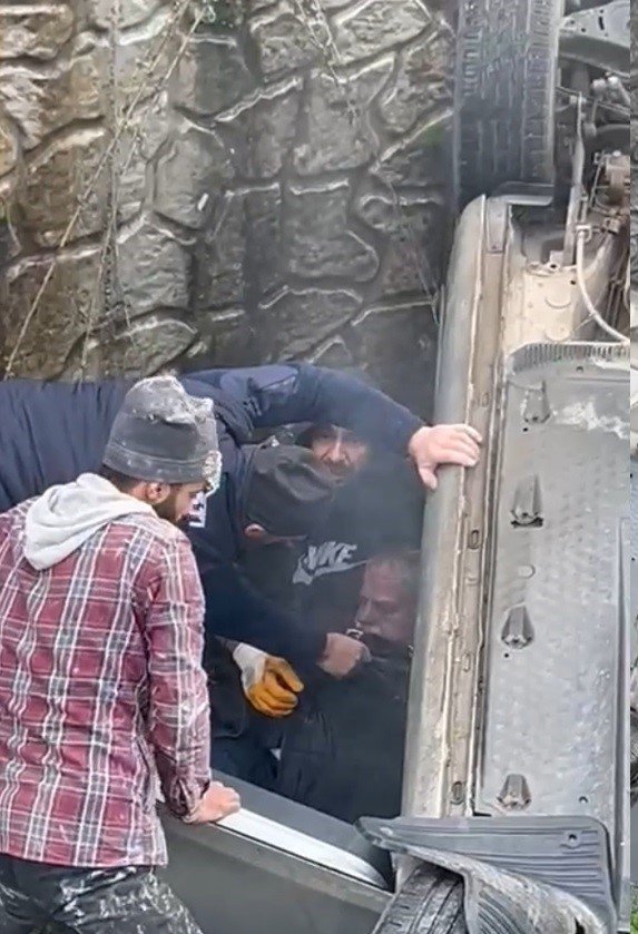 Kanala Devrilen Otomobilin Sürücüsü 7 Günlük Hayat Mücadelesini Kaybetti