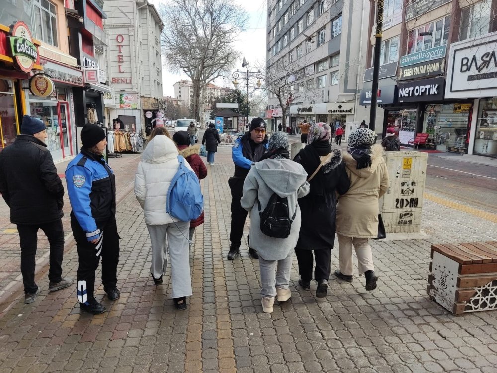 Semt Pazarlarında Dolandırıcılığa Karşı Bilgilendirme Çalışması Yapıldı