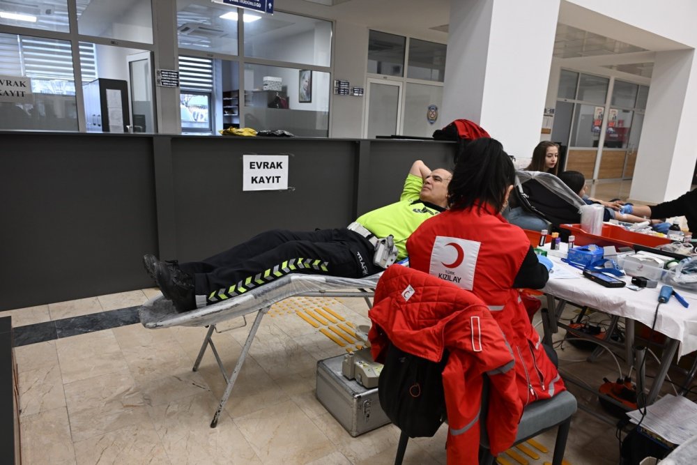 İl Emniyet Müdürlüğünden Kan Bağışı Kampanyasına Destek