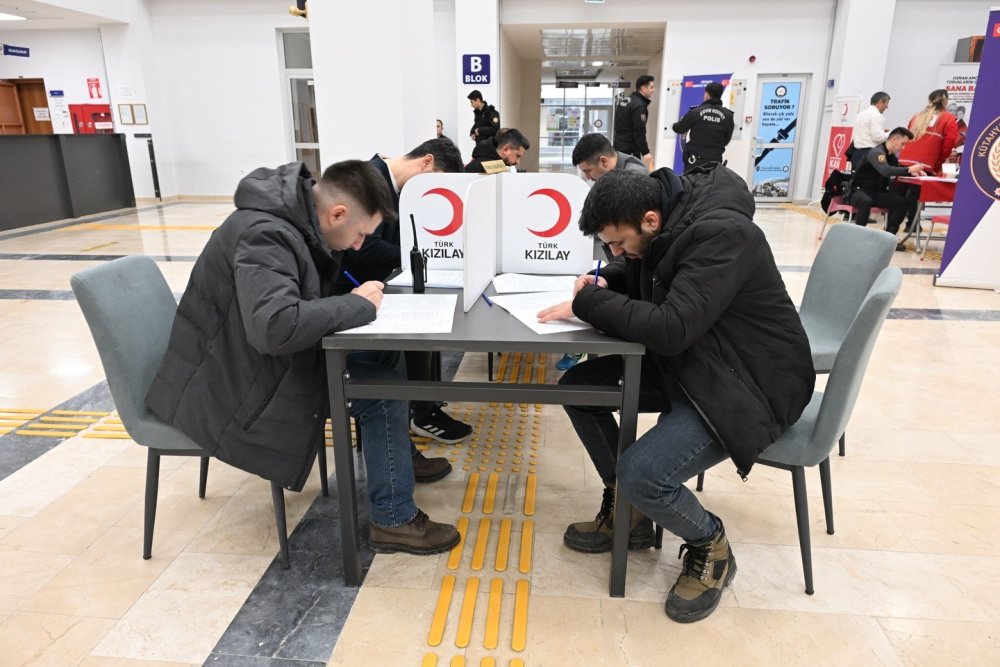 İl Emniyet Müdürlüğünden Kan Bağışı Kampanyasına Destek