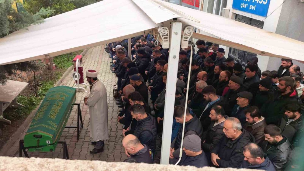 Tır Kazasında Hayatını Kaybeden Sürücü Toprağa Verildi