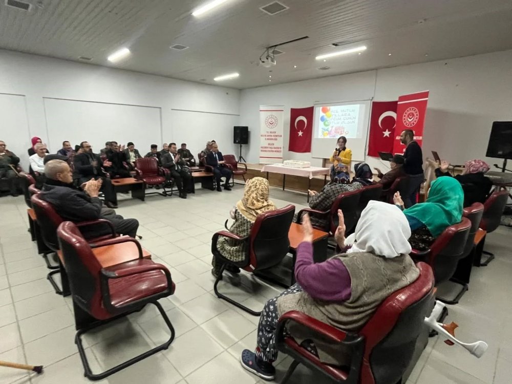 Huzurevinde Doğum Günü Sevinci