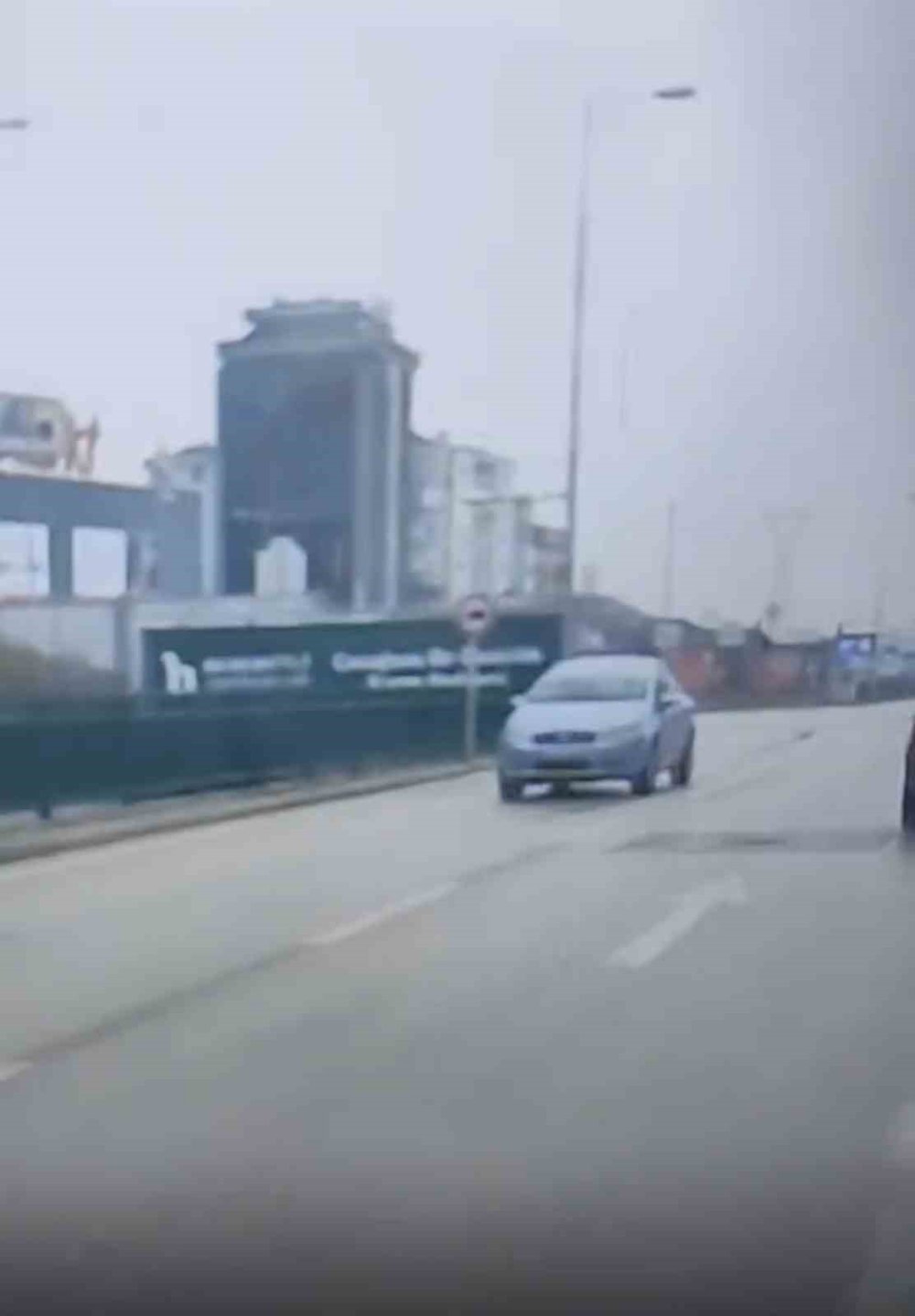 Ters Yöne Giren Otomobil Paniğe Neden Oldu