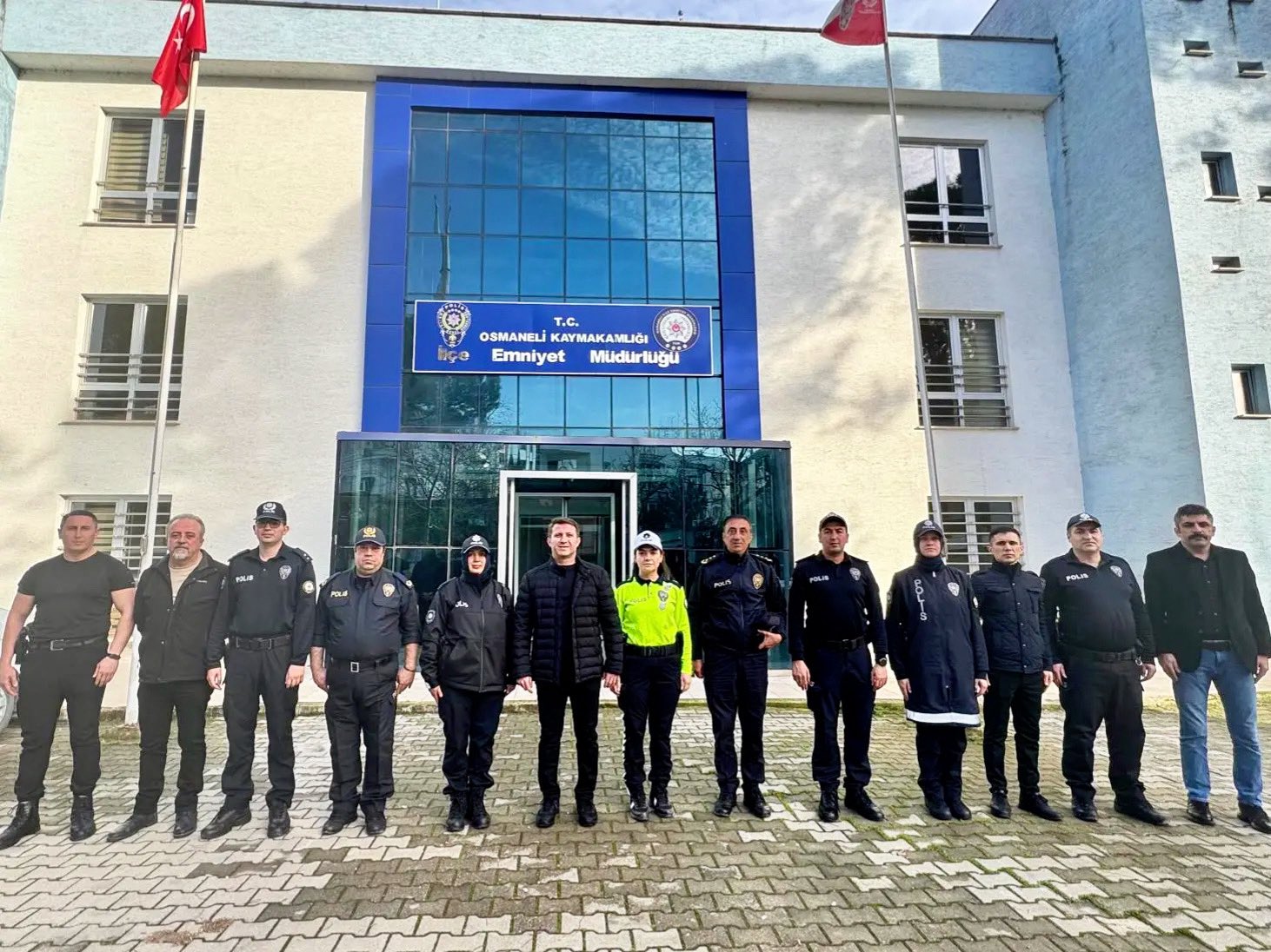 mudur-caglardan-osmaneli-ilce-emniyet-mudurlugune-ziyaret.jpg