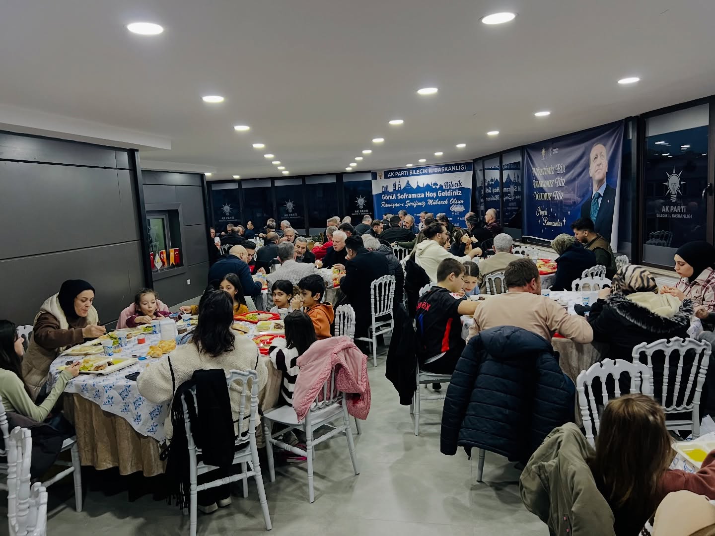 ak-parti-bilecik-iftar-sofrasinda-bulustu.jpg