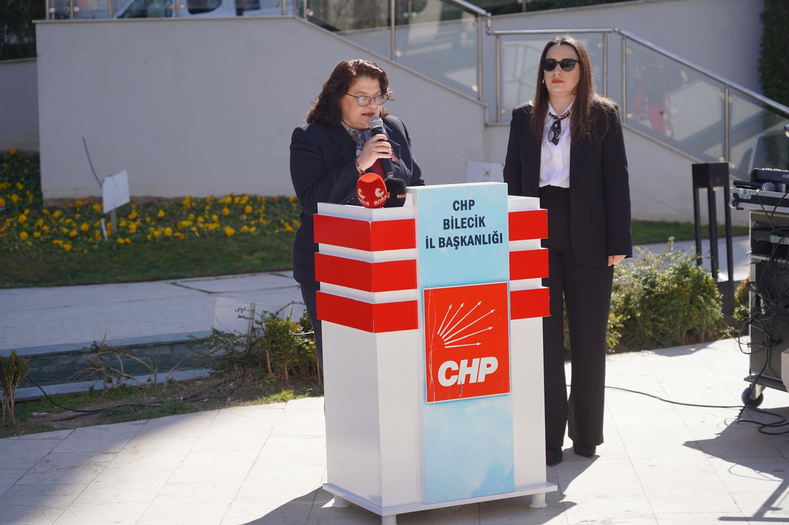 chp-kadin-kollarindan-8-mart-aciklamasi-4.jpg