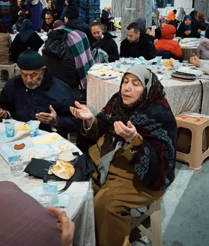 golpazarinda-toplu-iftar-programi-duzenlendi-7.png