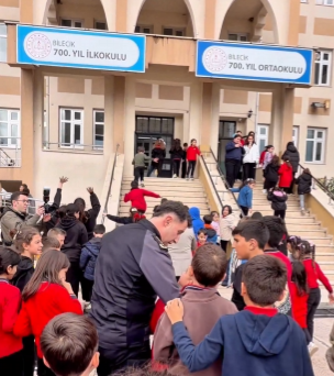 mudur-caglar-700-yil-ortaokulunu-ziyaret-etti-4.png